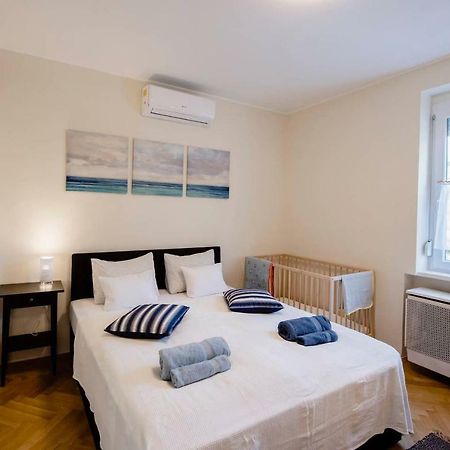Viola Family Apartman Free Parking Pécs Exterior foto