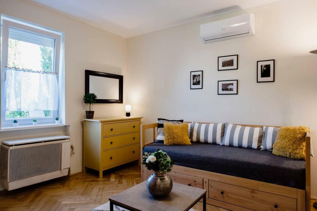 Viola Family Apartman Free Parking Pécs Exterior foto